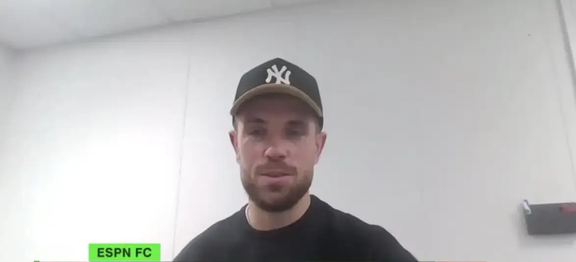 致敬联赛最后一尊大恐龙，他的球员生涯是半部英超历史